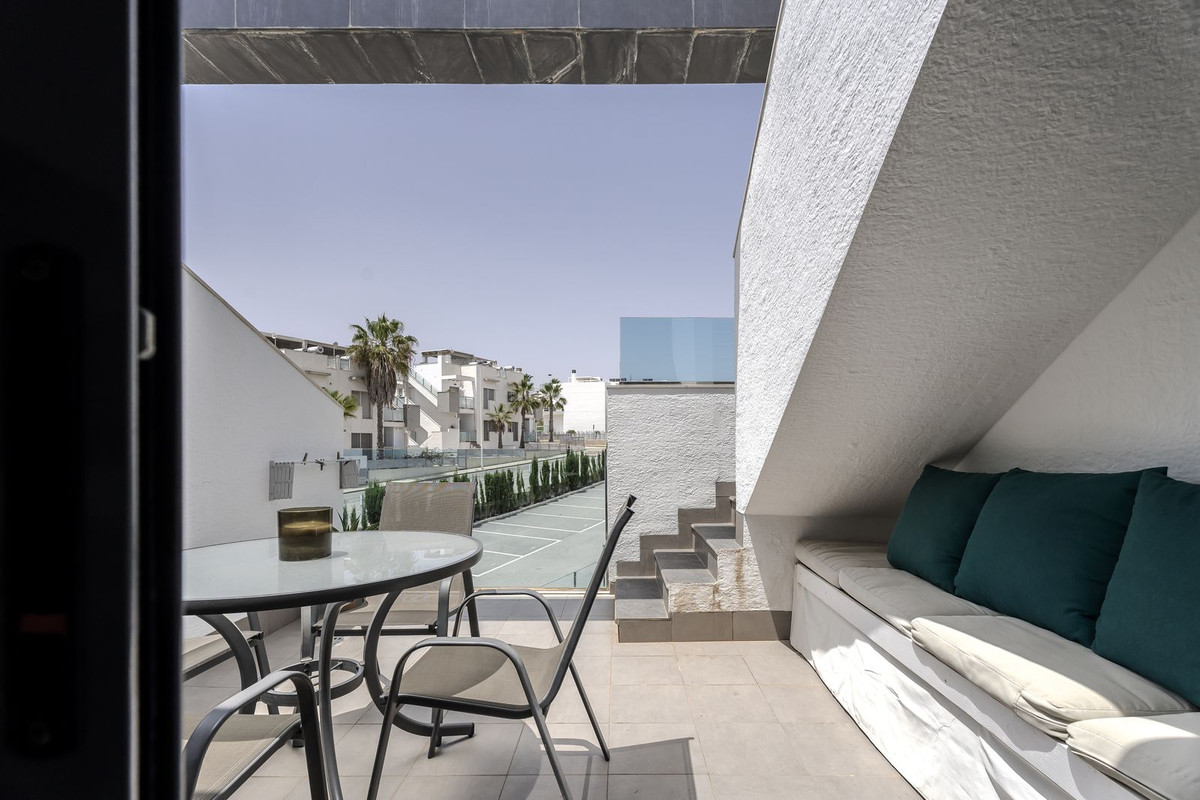 Se vende Ático de 2 dormitorios en Costa Blanca, Alicante, España