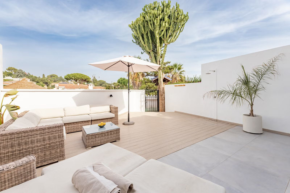 2 Bed Townhouse for sale in Elviria Costa Del Sol, Málaga, Spain