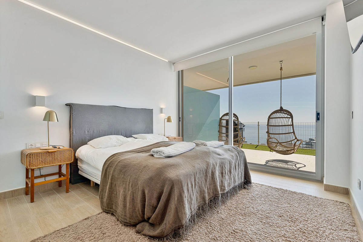3 Bed Apartment for sale in Fuengirola Costa Del Sol, Málaga, Spain
