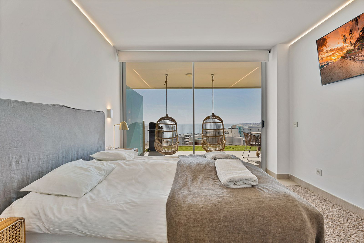 3 Bed Apartment for sale in Fuengirola Costa Del Sol, Málaga, Spain
