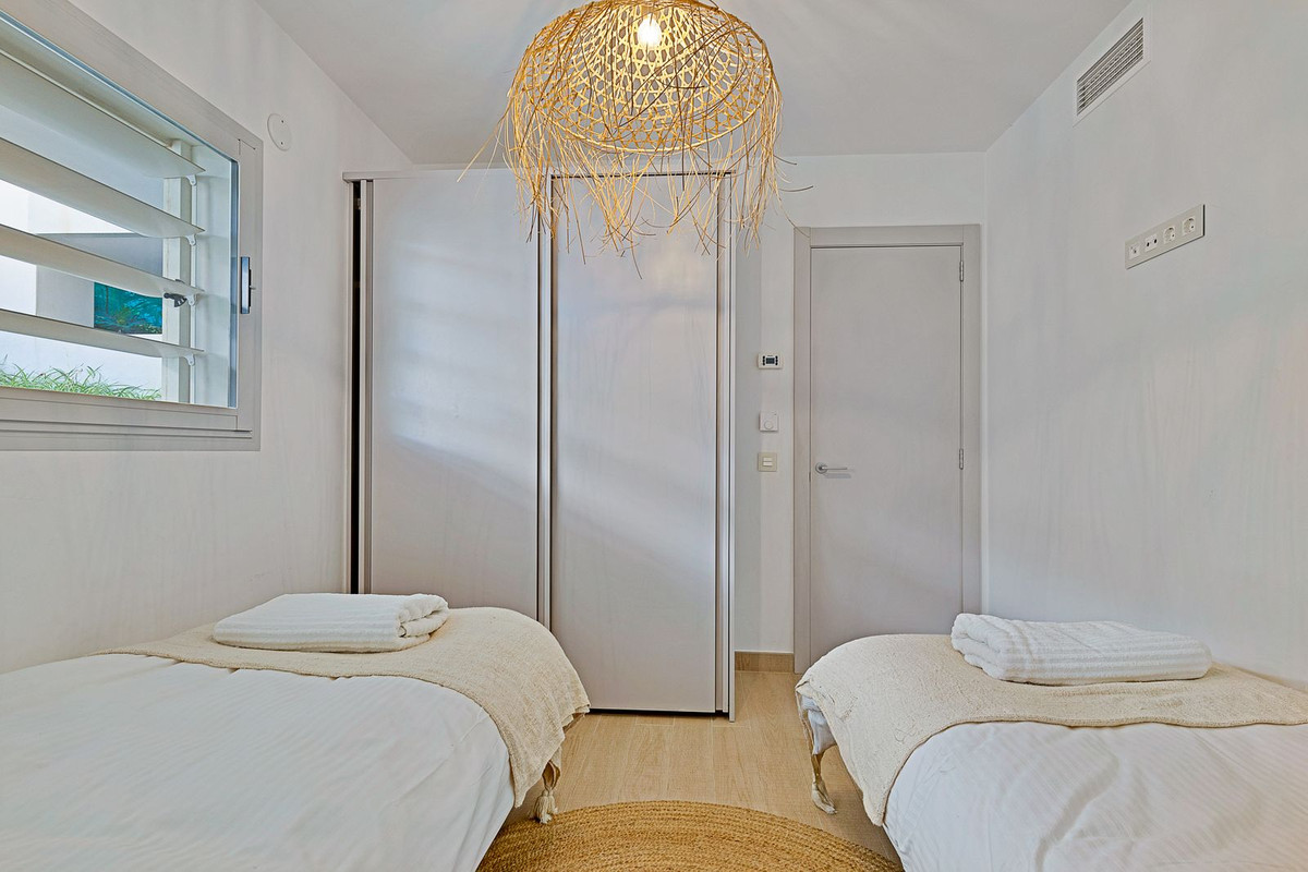 3 Bed Apartment for sale in Fuengirola Costa Del Sol, Málaga, Spain