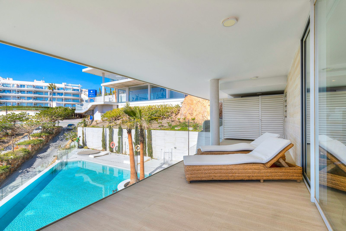3 Bed Apartment for sale in Fuengirola Costa Del Sol, Málaga, Spain