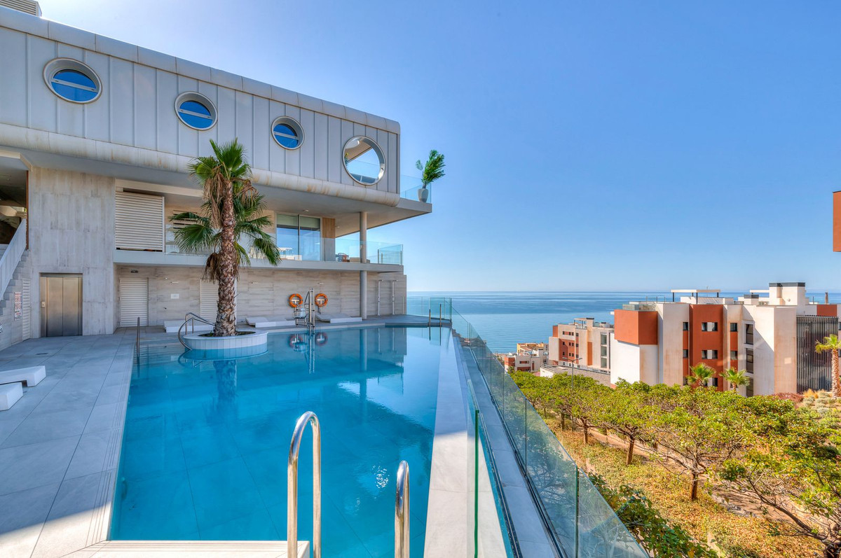 3 Bed Apartment for sale in Fuengirola Costa Del Sol, Málaga, Spain