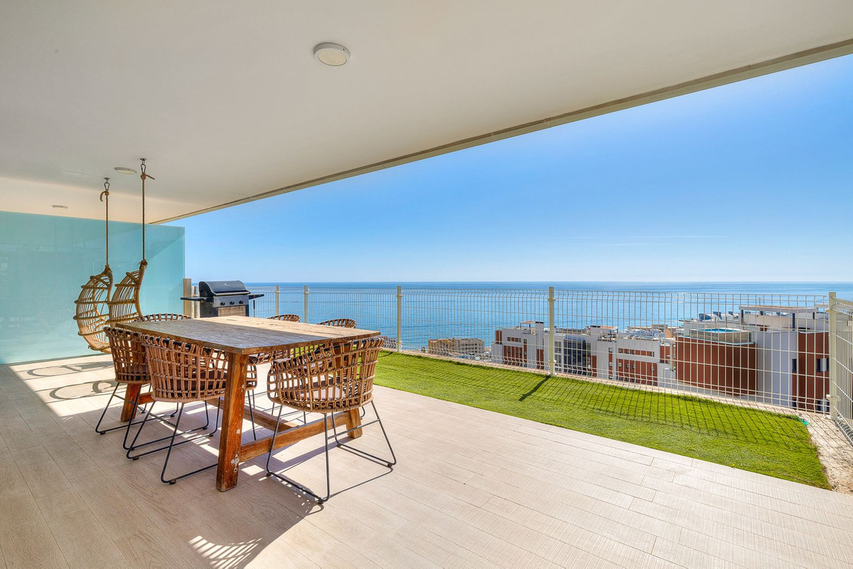 3 Bed Apartment for sale in Fuengirola Costa Del Sol, Málaga, Spain