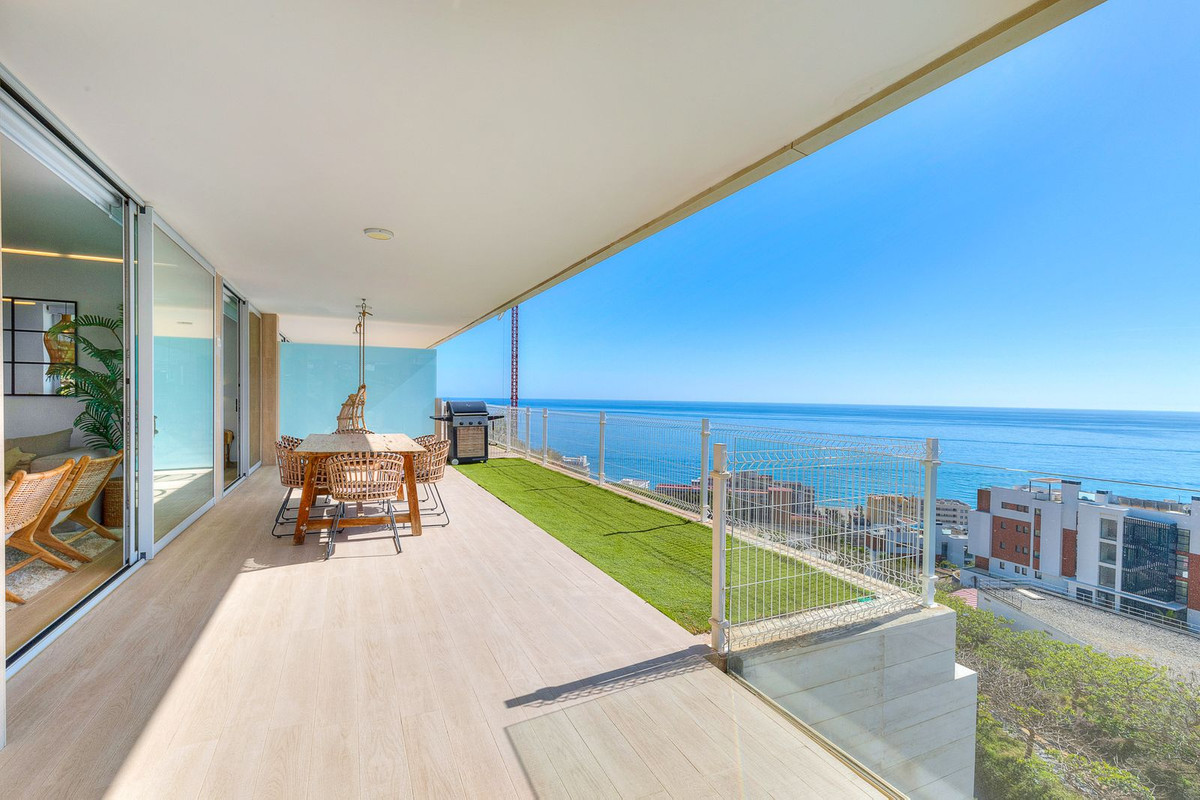 3 Bed Apartment for sale in Fuengirola Costa Del Sol, Málaga, Spain