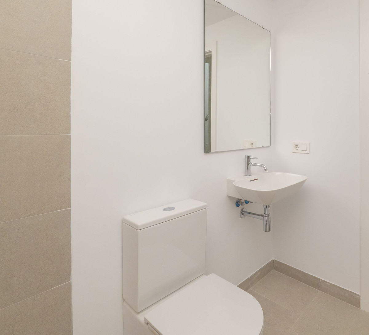4 Bed Townhouse for sale in Atalaya Costa Del Sol, Málaga, Spain
