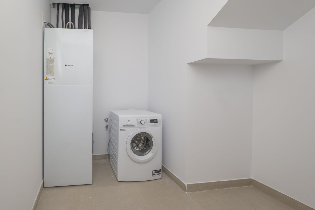 4 Bed Townhouse for sale in Atalaya Costa Del Sol, Málaga, Spain