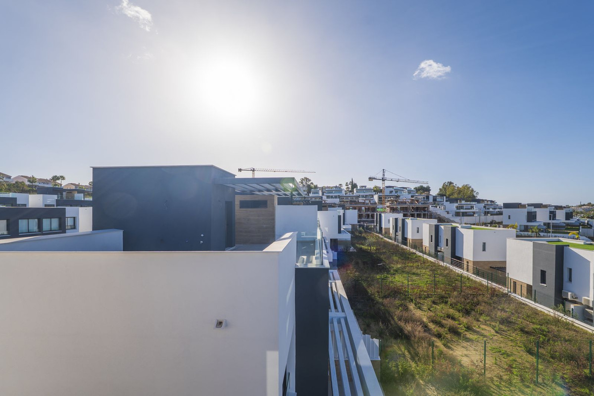 4 Bed Townhouse for sale in Atalaya Costa Del Sol, Málaga, Spain