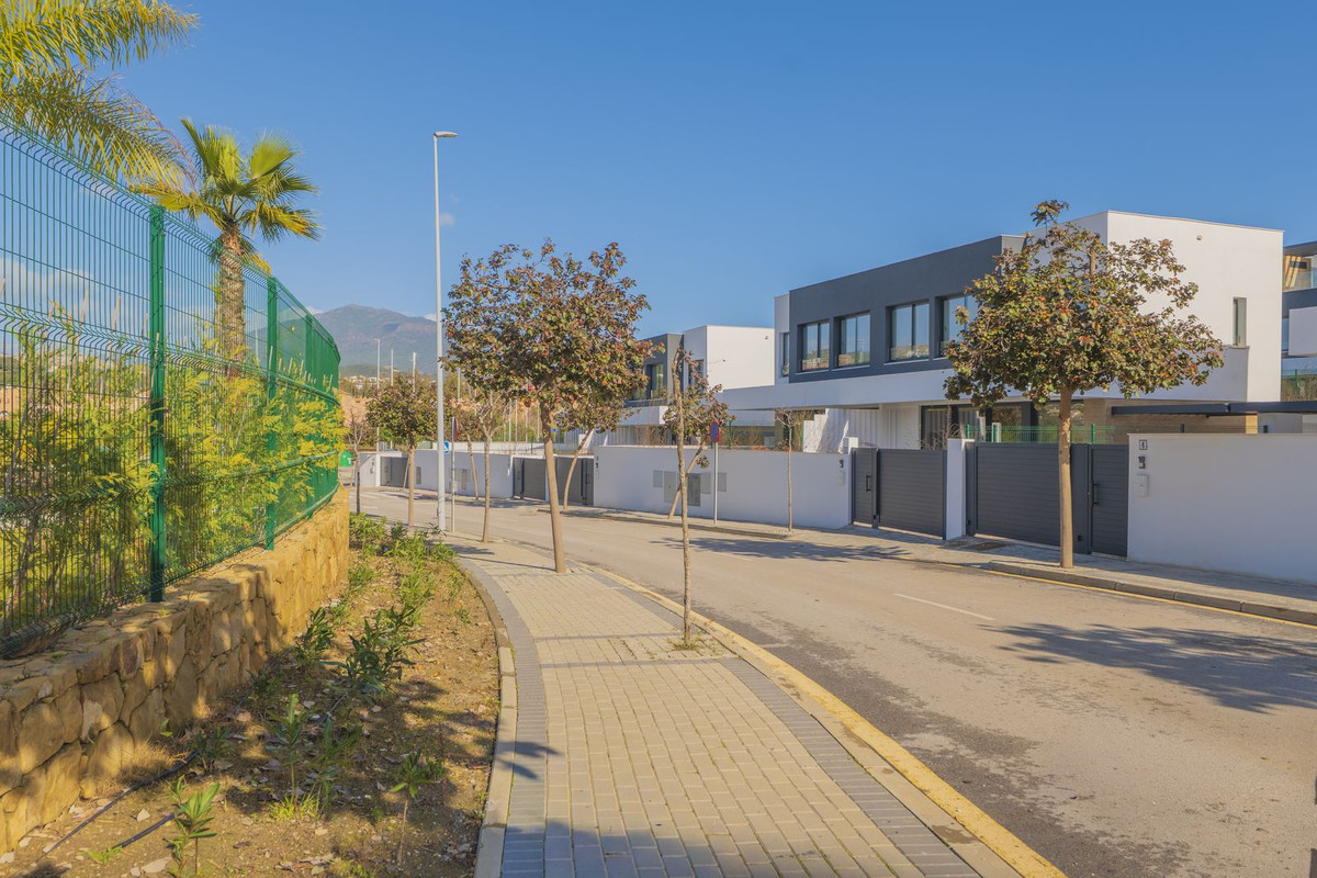 4 Bed Townhouse for sale in Atalaya Costa Del Sol, Málaga, Spain
