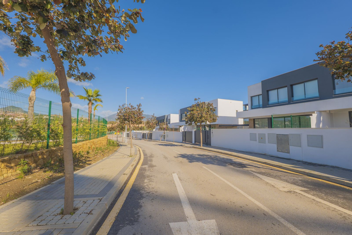 4 Bed Townhouse for sale in Atalaya Costa Del Sol, Málaga, Spain