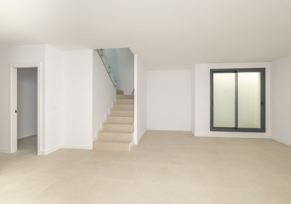 4 Bed Townhouse for sale in Atalaya Costa Del Sol, Málaga, Spain