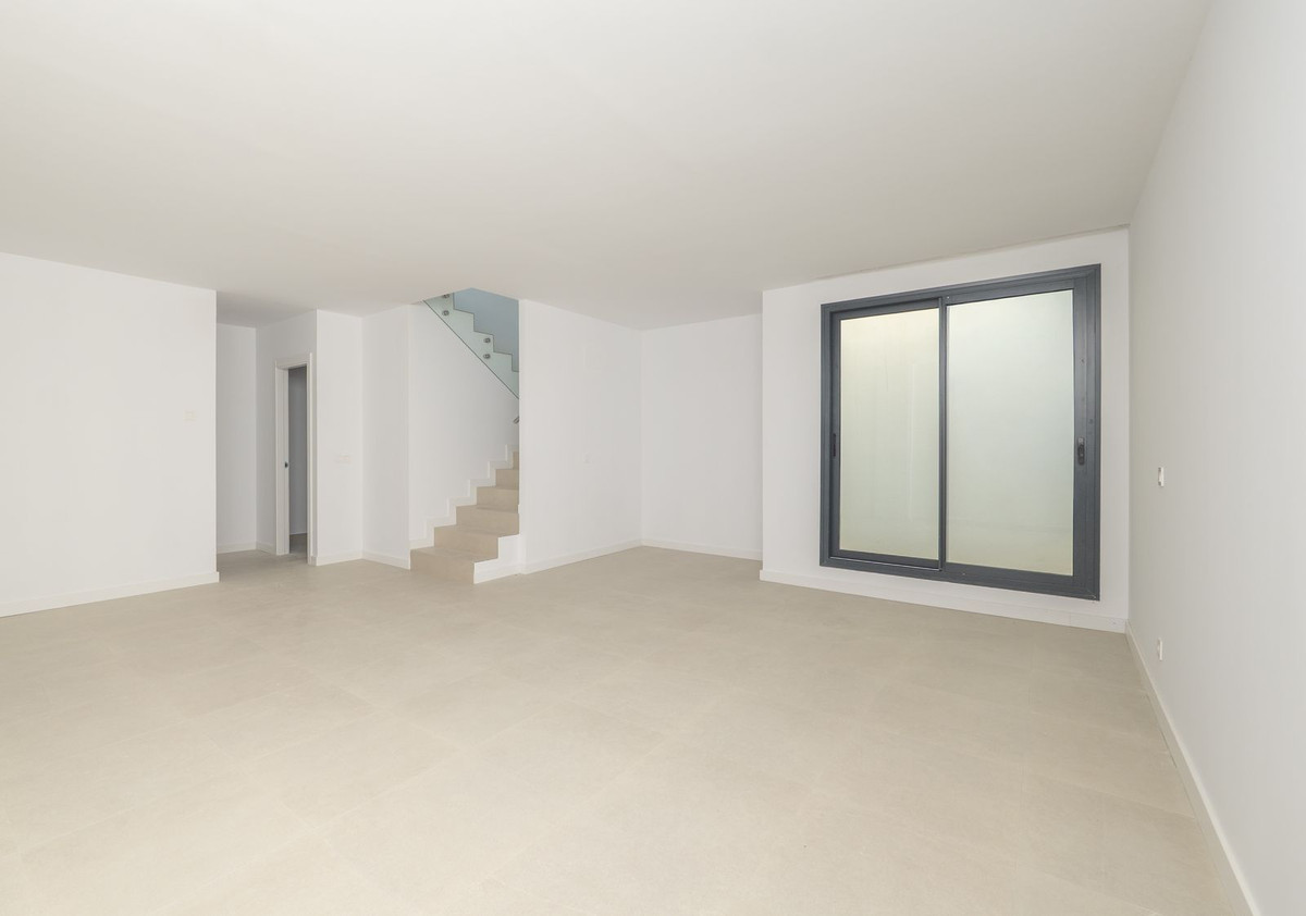 4 Bed Townhouse for sale in Atalaya Costa Del Sol, Málaga, Spain