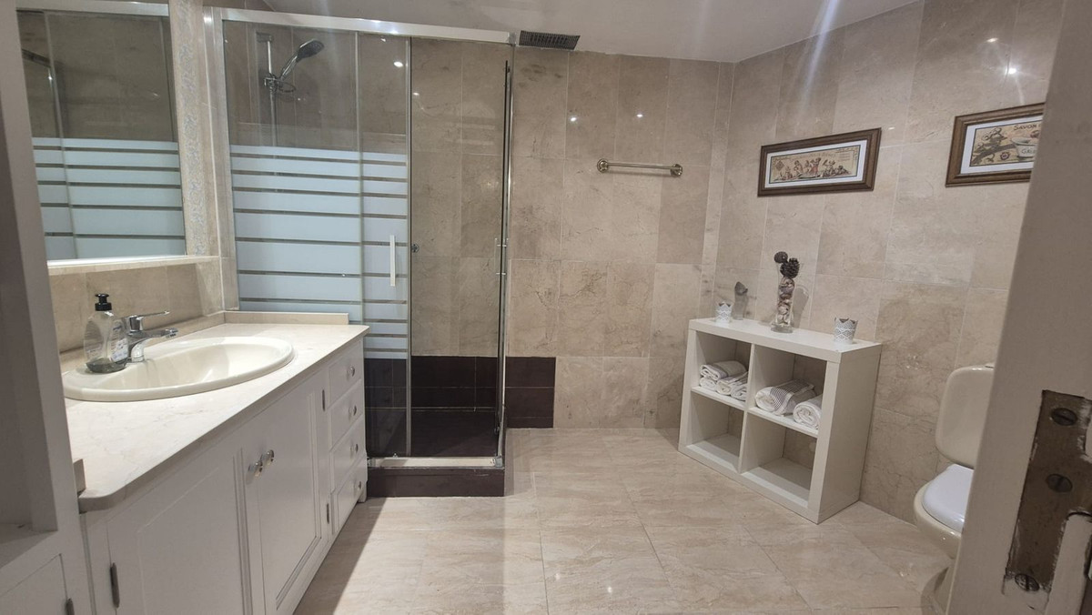 3 Bed Apartment for sale in Estepona Costa Del Sol, Málaga, Spain
