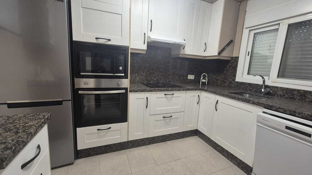 3 Bed Apartment for sale in Estepona Costa Del Sol, Málaga, Spain
