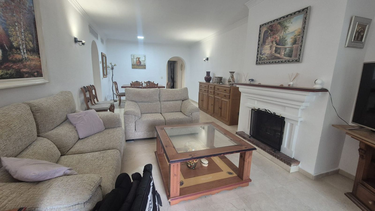 3 Bed Apartment for sale in Estepona Costa Del Sol, Málaga, Spain