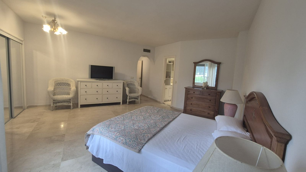 3 Bed Apartment for sale in Estepona Costa Del Sol, Málaga, Spain