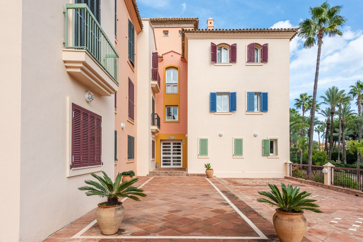 Se vende Apartamento Planta Media de 2 dormitorios en Costa Del Sol, Cadiz, España