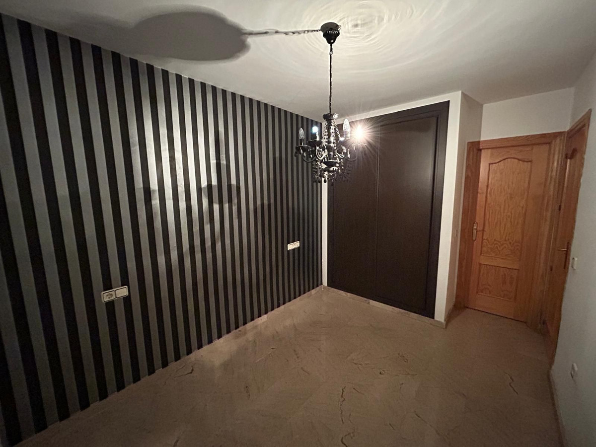 2 Bed Apartment for sale in Fuengirola Costa Del Sol, Málaga, Spain