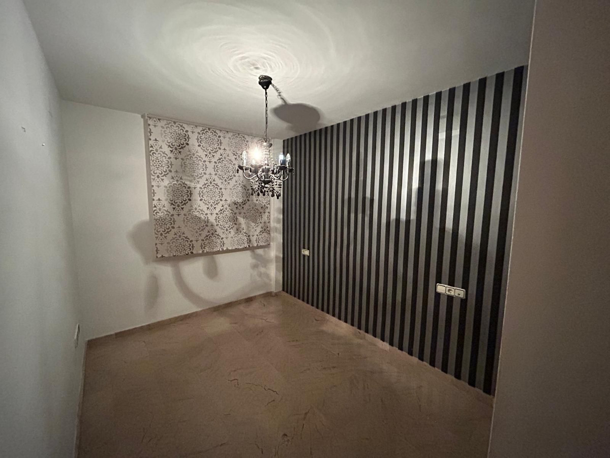 2 Bed Apartment for sale in Fuengirola Costa Del Sol, Málaga, Spain
