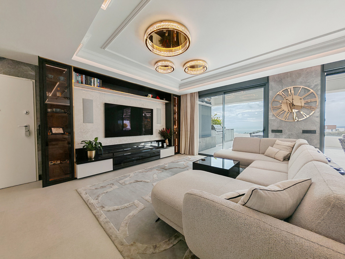 3 Bed Apartment for sale in Marbella Costa Del Sol, Málaga, Spain