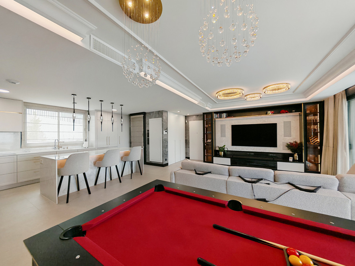 3 Bed Apartment for sale in Marbella Costa Del Sol, Málaga, Spain