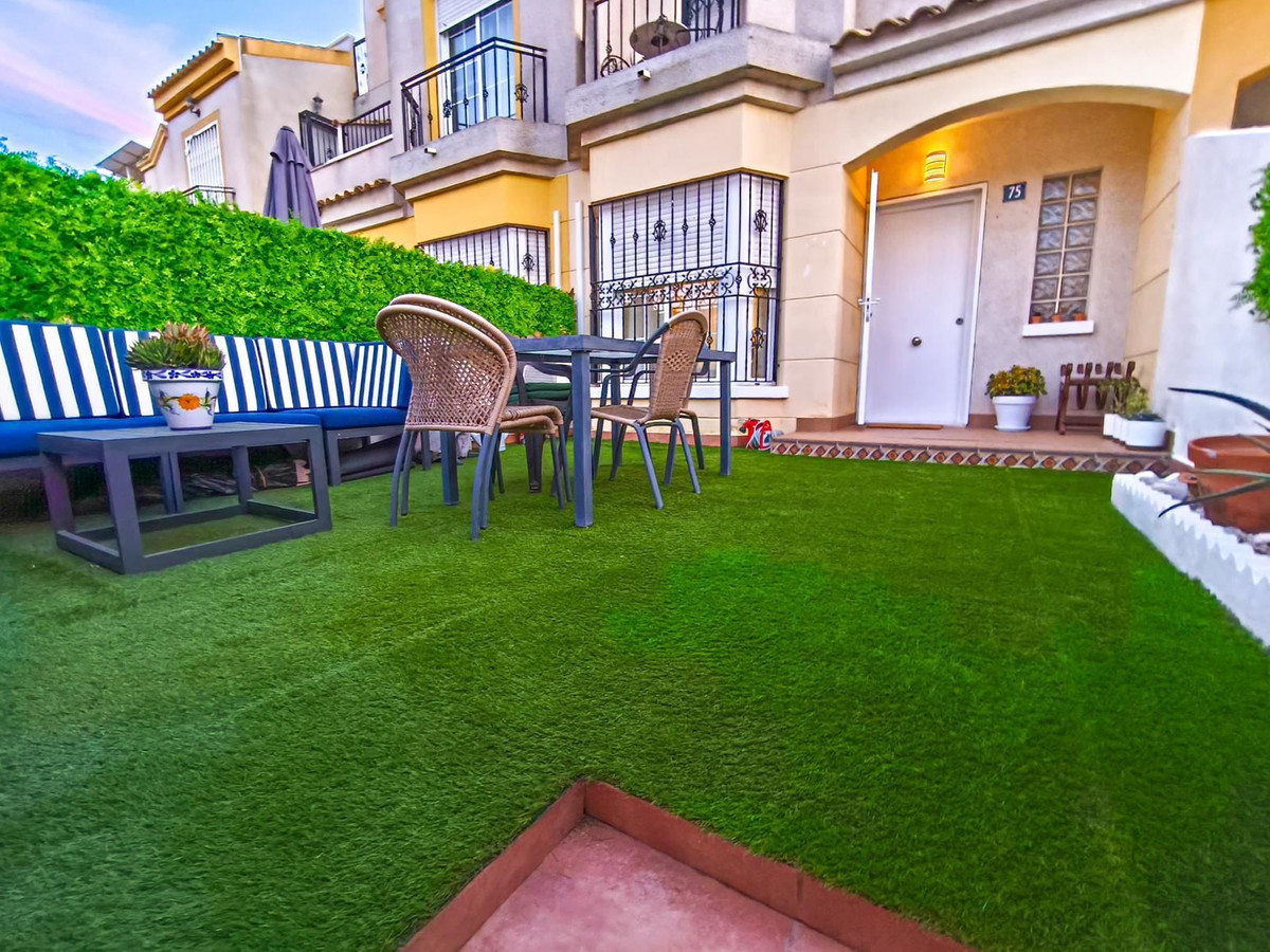 2 Bed Townhouse for sale in Guardamar Del Segura Costa Blanca, Alicante, Spain