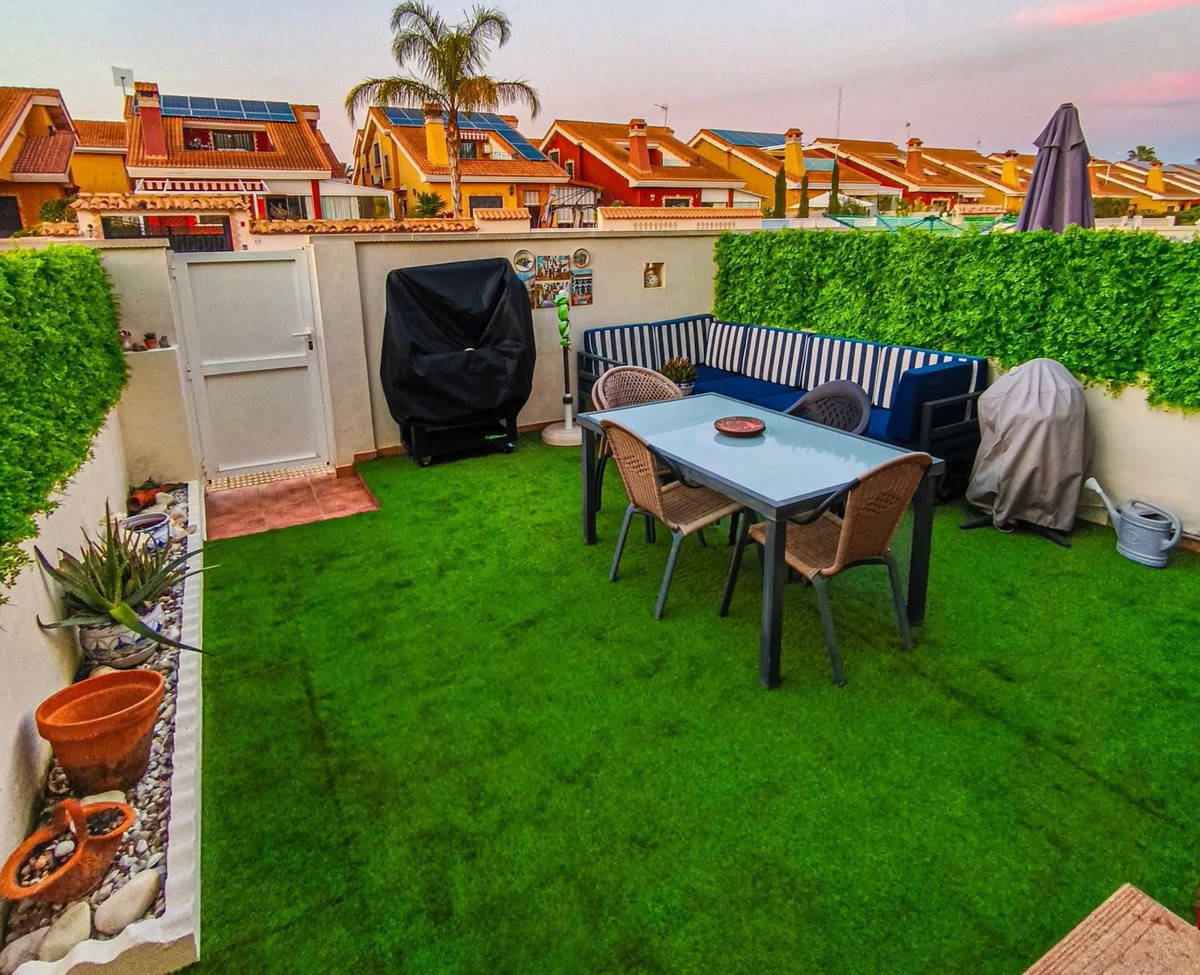 2 Bed Townhouse for sale in Guardamar Del Segura Costa Blanca, Alicante, Spain