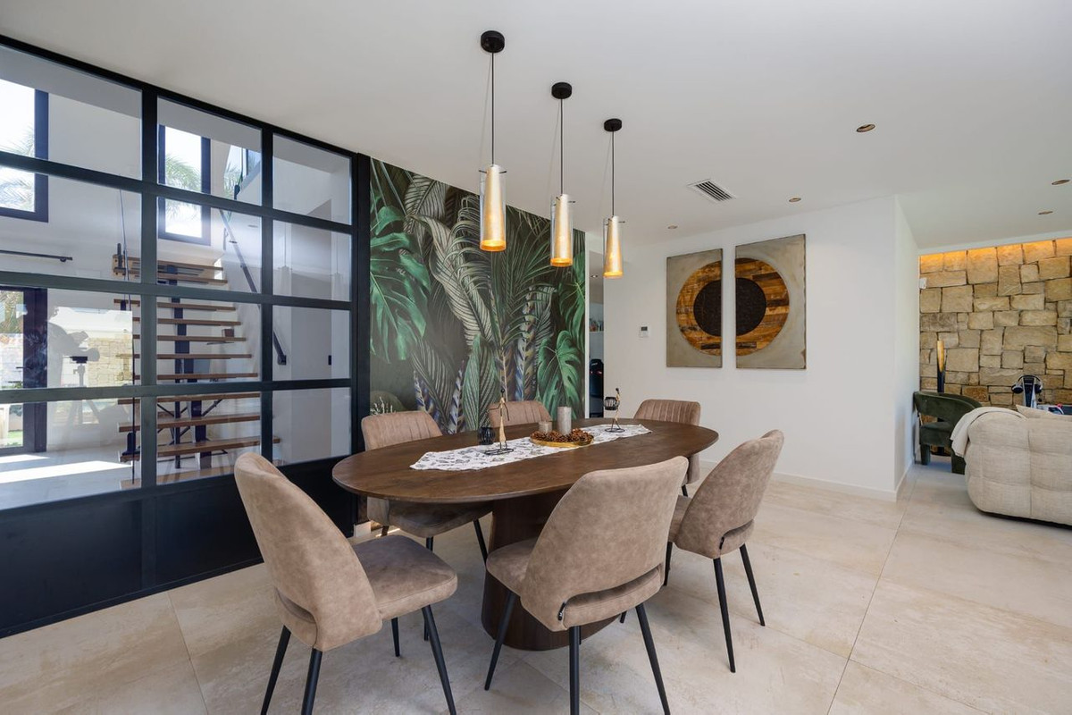 5 Bed Townhouse for sale in Torrevieja Costa Blanca, Alicante, Spain
