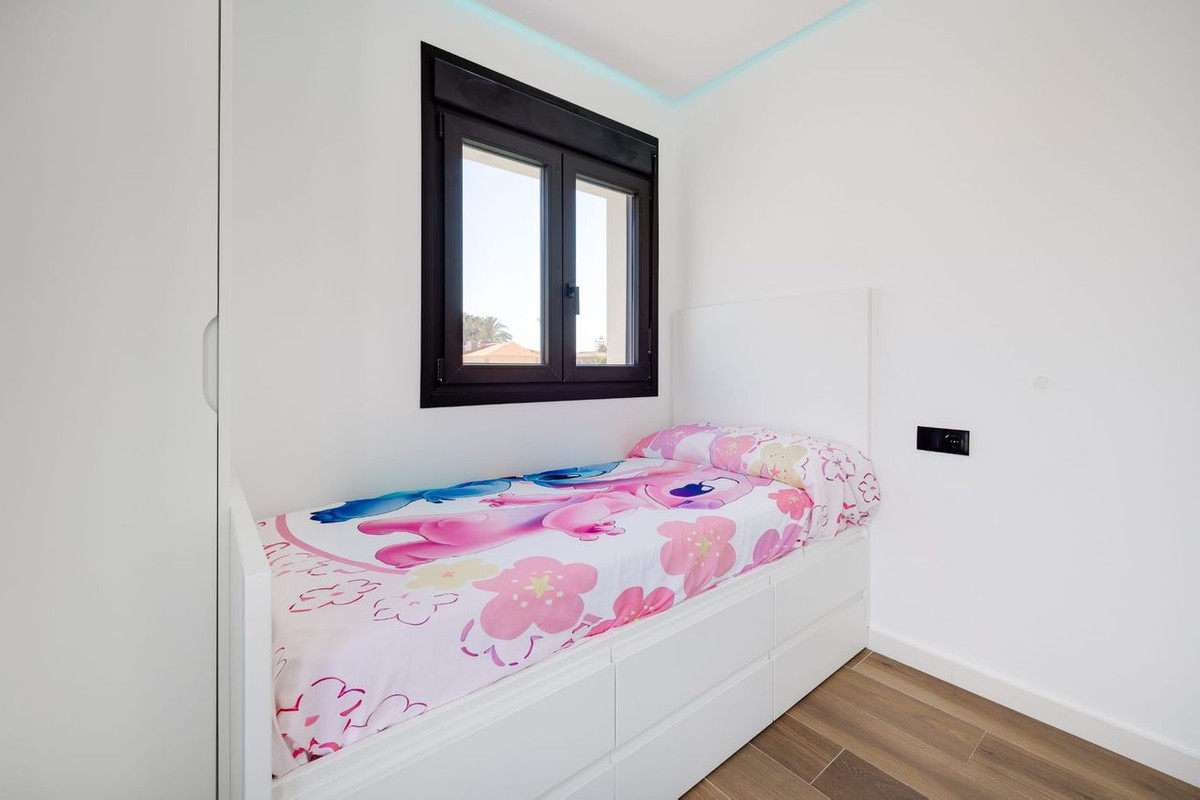 5 Bed Townhouse for sale in Torrevieja Costa Blanca, Alicante, Spain
