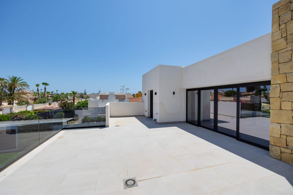 5 Bed Townhouse for sale in Torrevieja Costa Blanca, Alicante, Spain