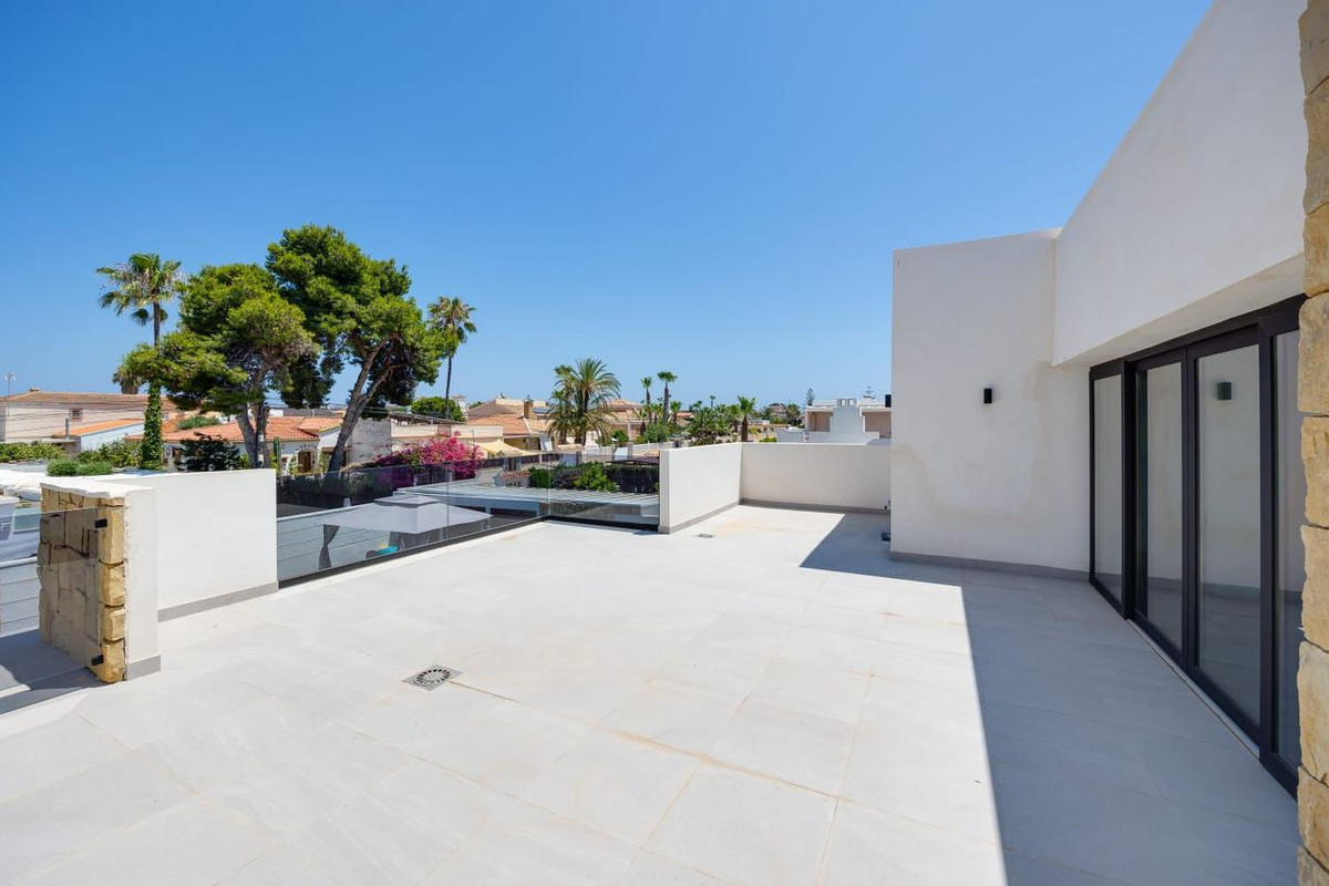 5 Bed Townhouse for sale in Torrevieja Costa Blanca, Alicante, Spain