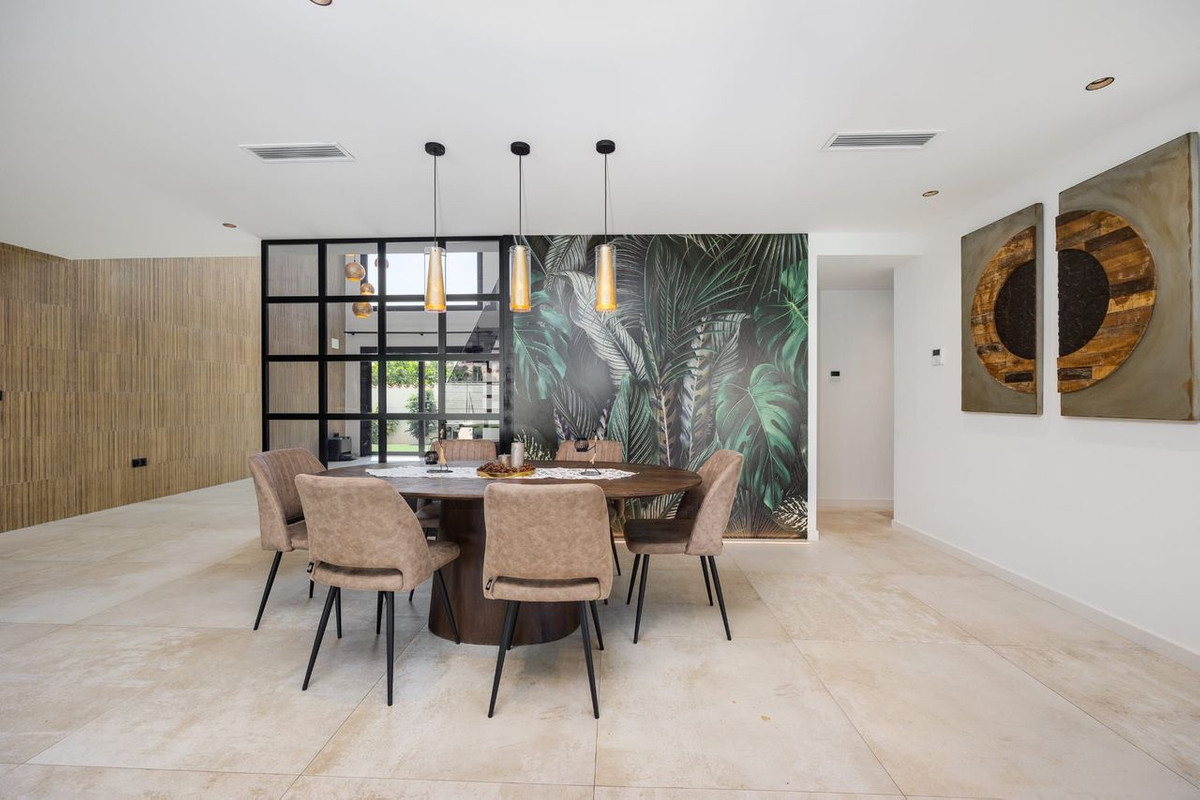 5 Bed Townhouse for sale in Torrevieja Costa Blanca, Alicante, Spain