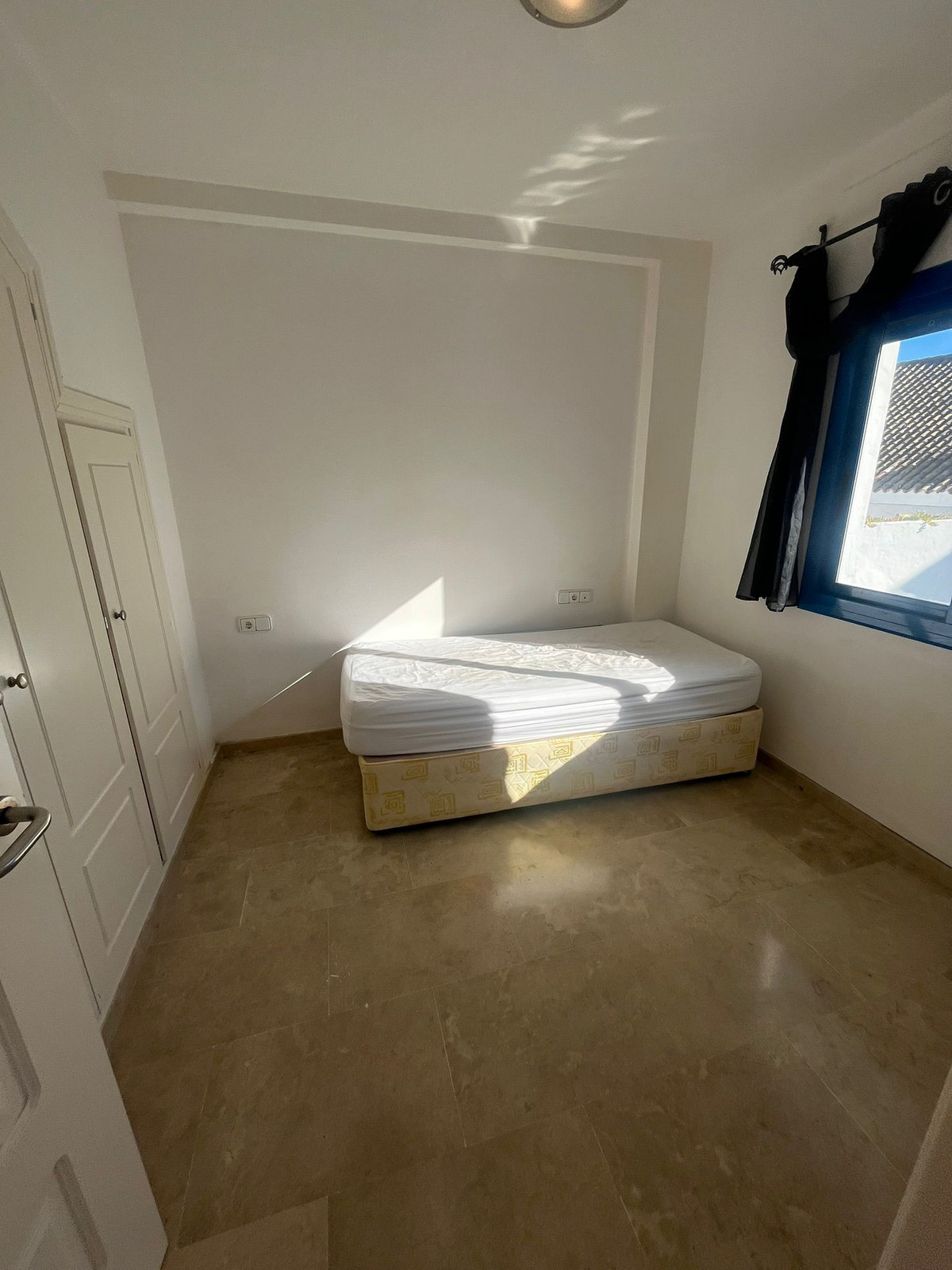 2 Bed Apartment for sale in La Duquesa Costa Del Sol, Málaga, Spain