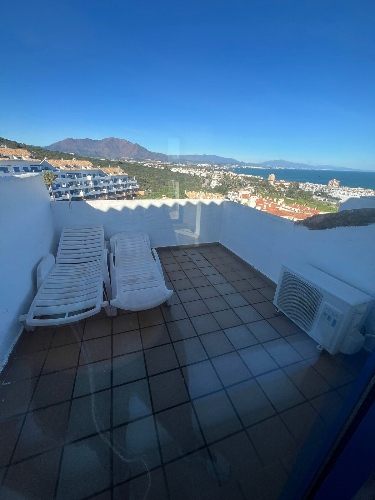 2 Bed Apartment for sale in La Duquesa Costa Del Sol, Málaga, Spain
