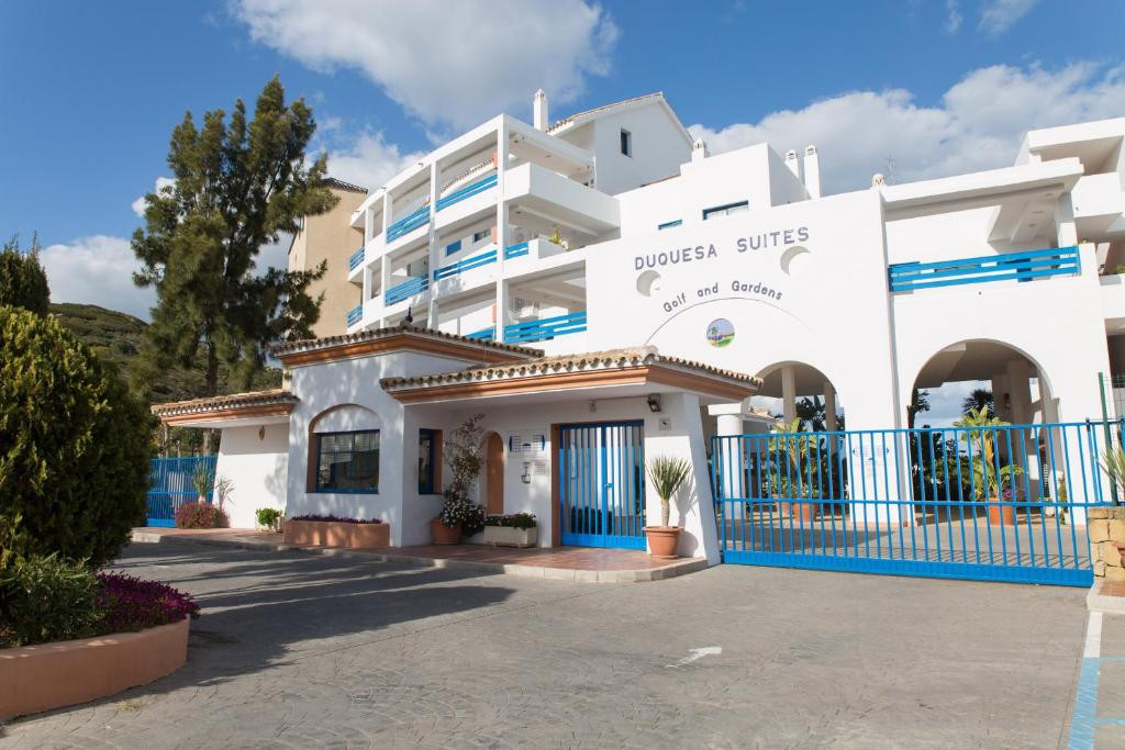 2 Bed Apartment for sale in La Duquesa Costa Del Sol, Málaga, Spain