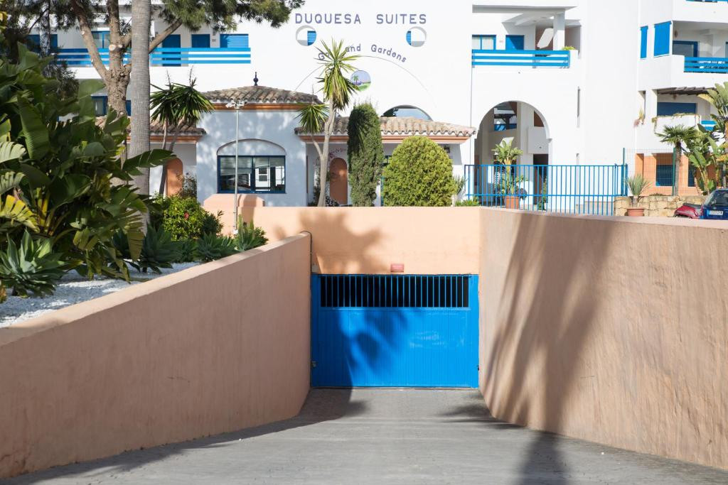 2 Bed Apartment for sale in La Duquesa Costa Del Sol, Málaga, Spain