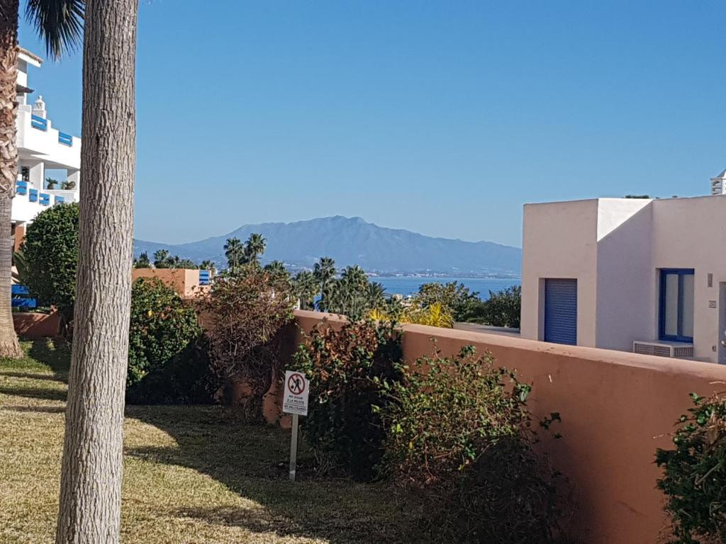 2 Bed Apartment for sale in La Duquesa Costa Del Sol, Málaga, Spain