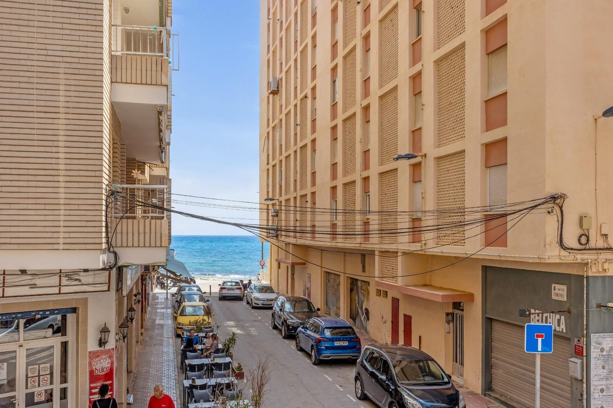 Se vende Apartamento Planta Media de 3 dormitorios en Costa Blanca, Alicante, España