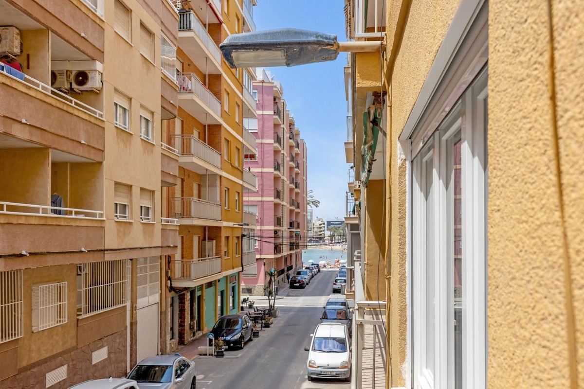 Se vende Apartamento Planta Media de 3 dormitorios en Costa Blanca, Alicante, España