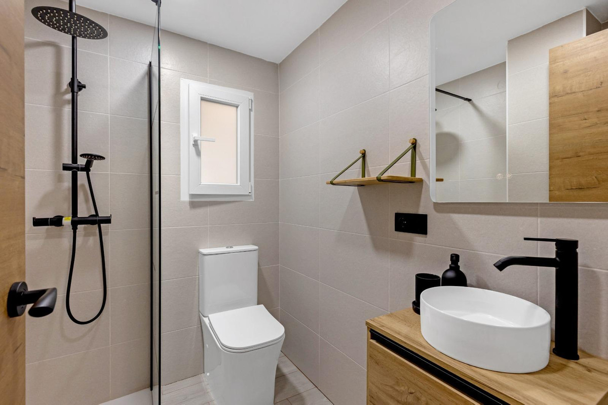 Se vende Apartamento Planta Media de 3 dormitorios en Costa Blanca, Alicante, España