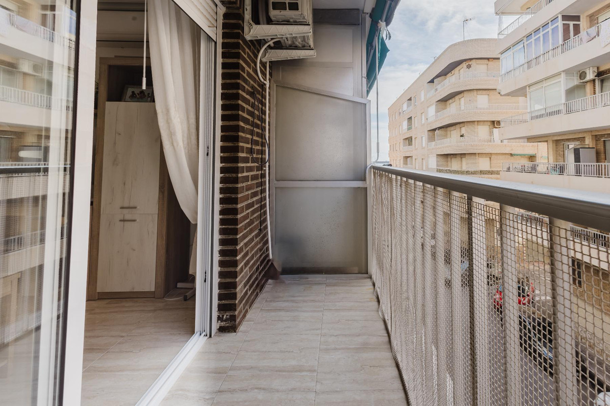 Se vende Apartamento Planta Baja de 2 dormitorios en Costa Blanca, Alicante, España