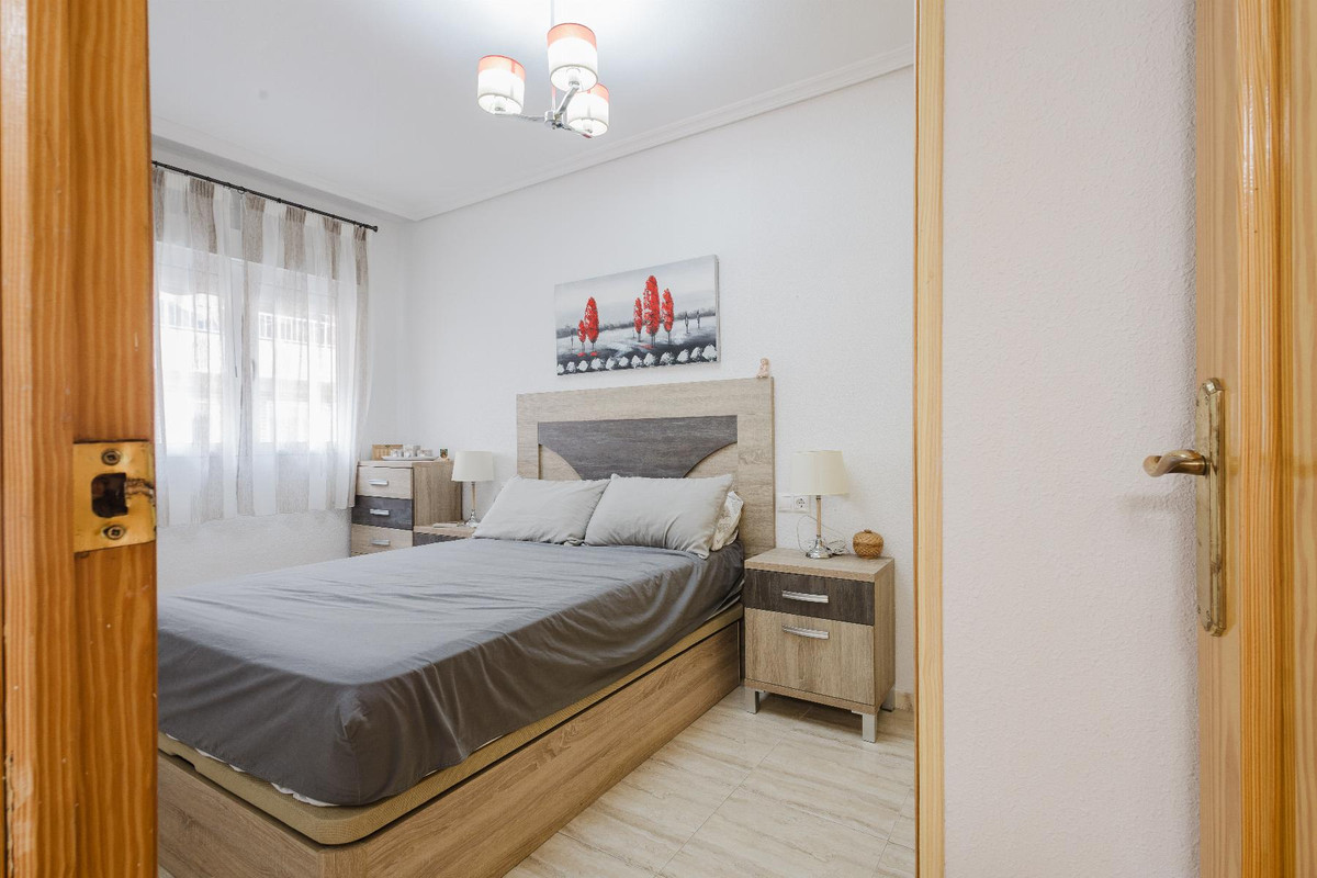 Se vende Apartamento Planta Baja de 2 dormitorios en Costa Blanca, Alicante, España