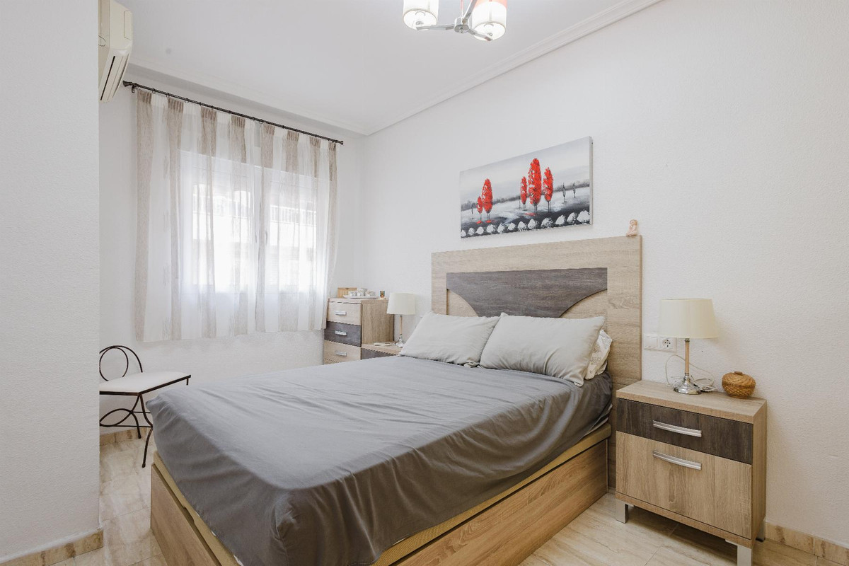 Se vende Apartamento Planta Baja de 2 dormitorios en Costa Blanca, Alicante, España