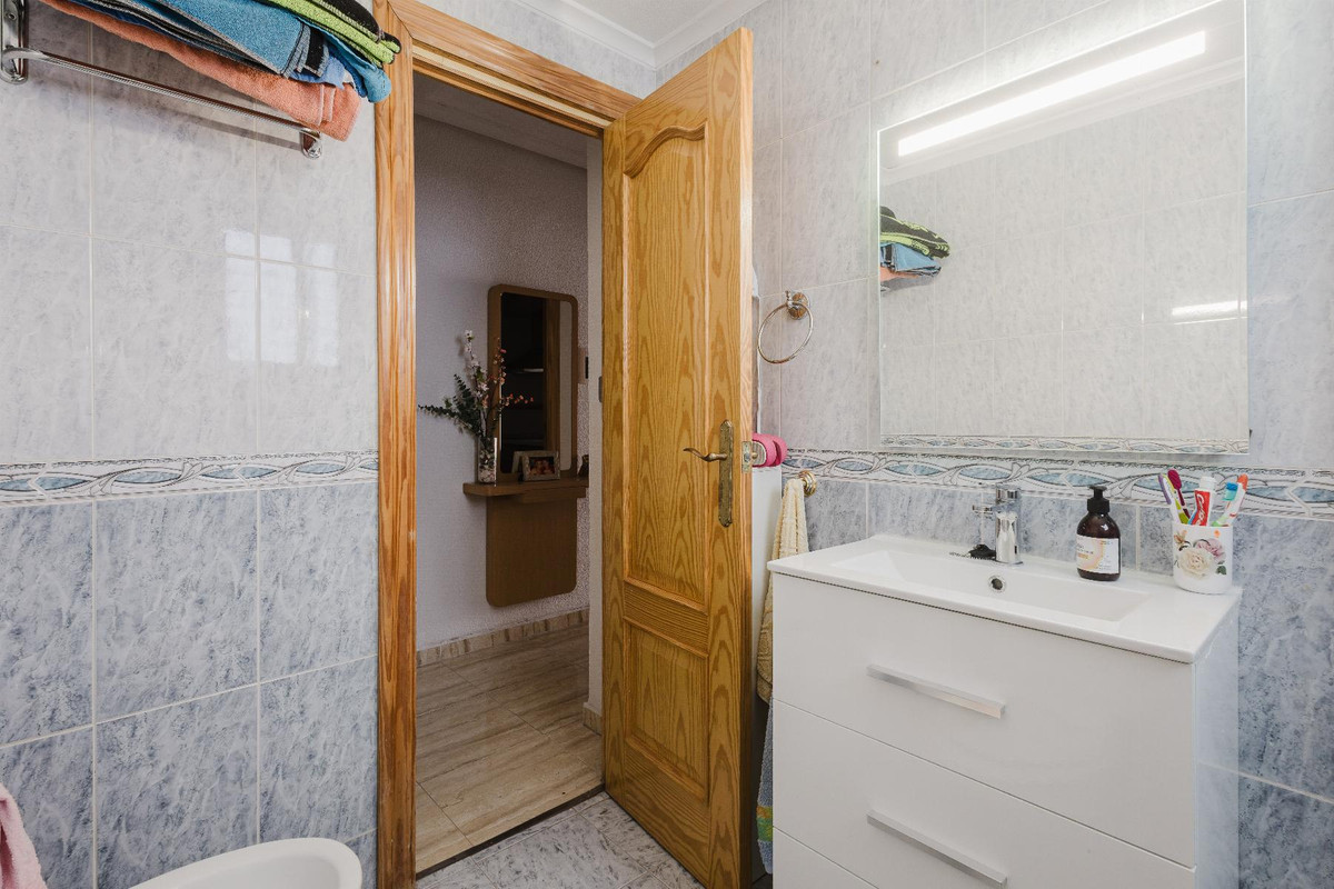 Se vende Apartamento Planta Baja de 2 dormitorios en Costa Blanca, Alicante, España