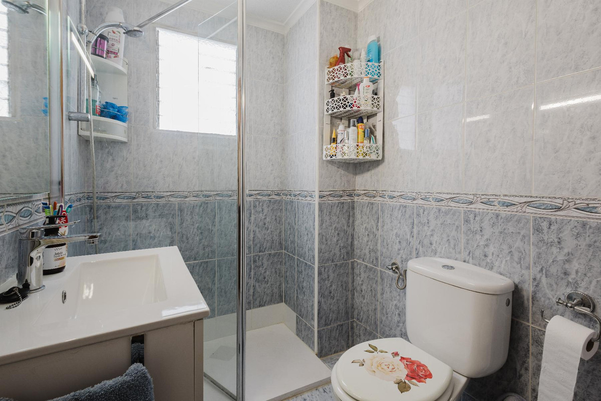 Se vende Apartamento Planta Baja de 2 dormitorios en Costa Blanca, Alicante, España