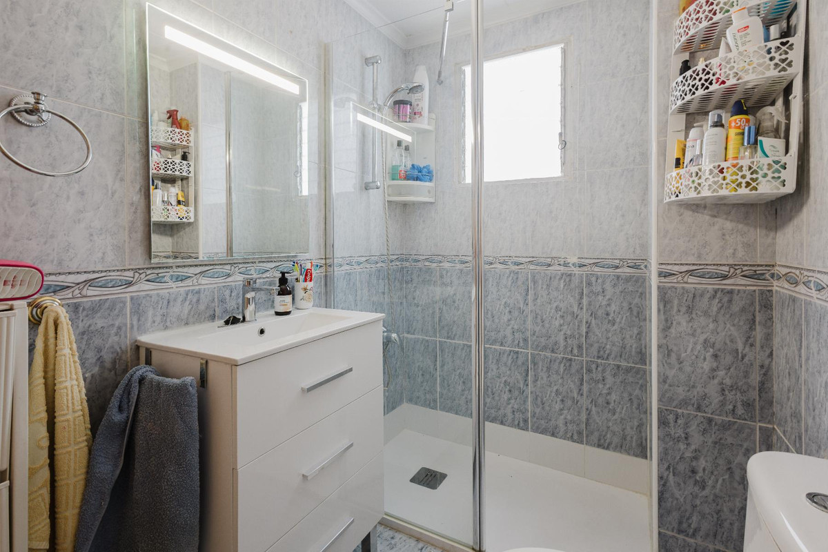 Se vende Apartamento Planta Baja de 2 dormitorios en Costa Blanca, Alicante, España