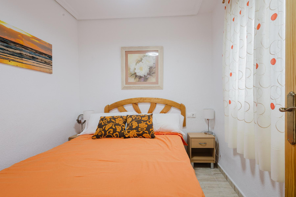 Se vende Apartamento Planta Baja de 2 dormitorios en Costa Blanca, Alicante, España