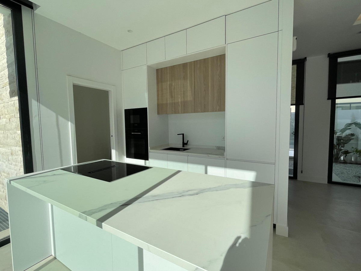 6 Bed Townhouse for sale in Estepona Costa Del Sol, Málaga, Spain