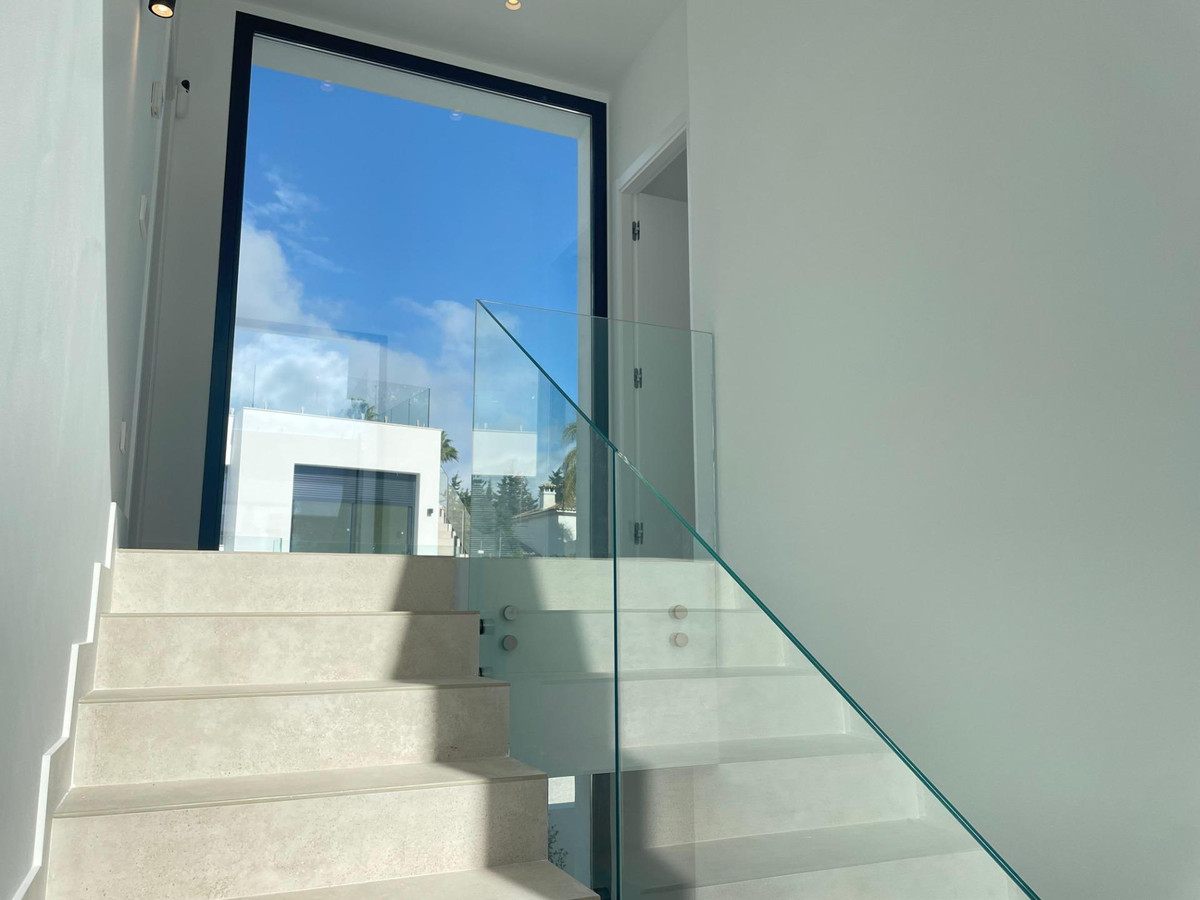 6 Bed Townhouse for sale in Estepona Costa Del Sol, Málaga, Spain