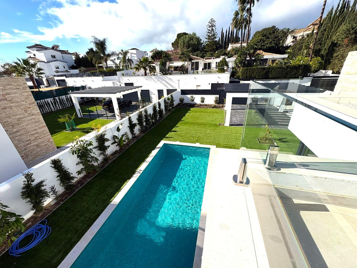 6 Bed Townhouse for sale in Estepona Costa Del Sol, Málaga, Spain